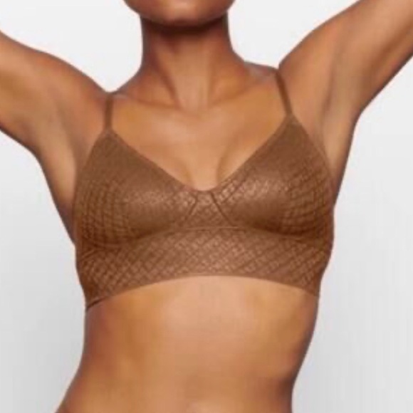SKIMS pullover Bralette Size large - Picture 2 of 4
